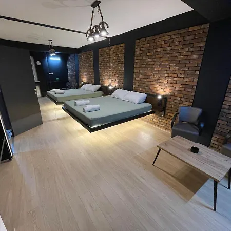 For Rent In Old Building Апартаменты